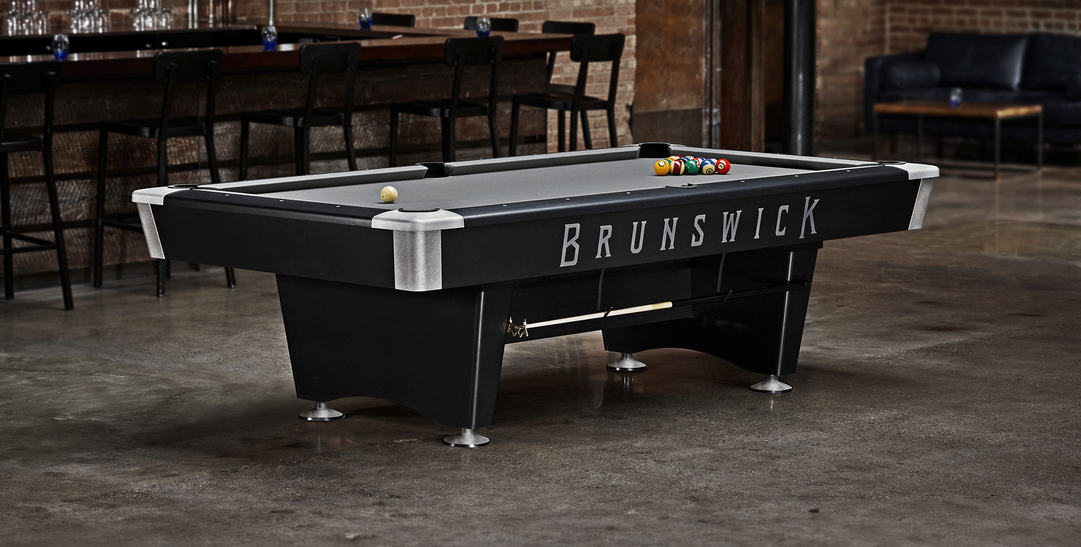 Brunswick Billiards Tables Cue & Case